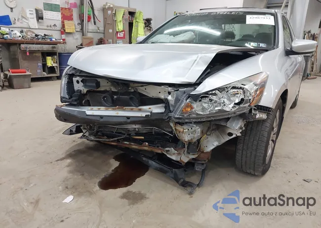 1HGCP26398A134292: 42987932