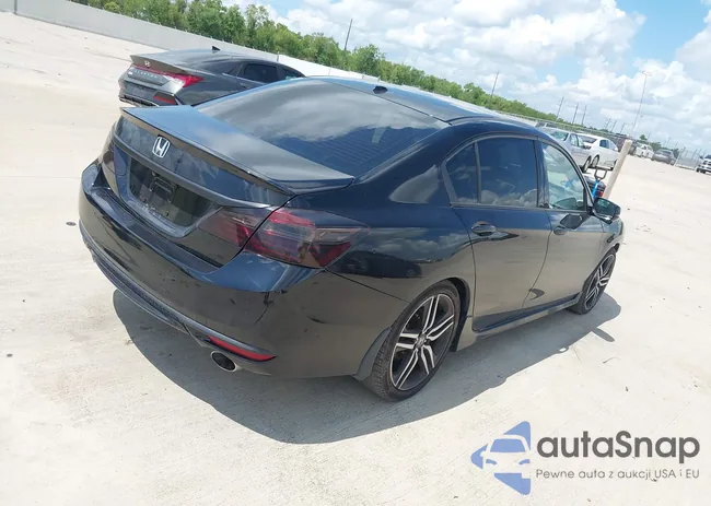 1HGCR3F97HA026290: 42987256