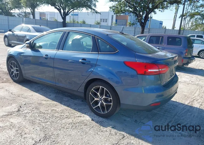 1FADP3H22JL216037: 42987303