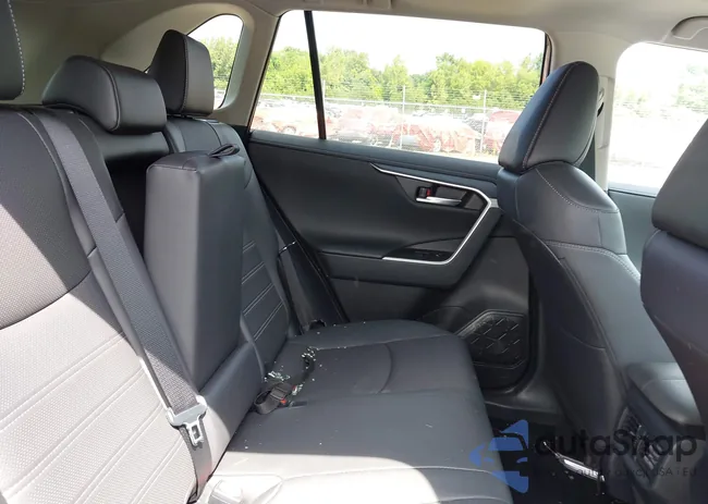 2T3N1RFV8SC493615: 42988637