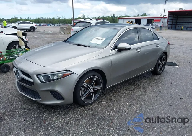 WDD3G4EB1KW032438: 42988840