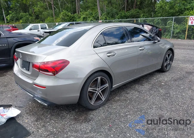 WDD3G4EB1KW032438: 42988840