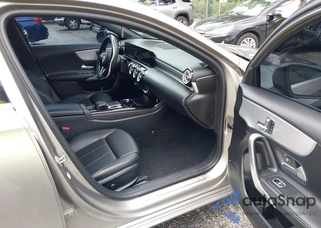 WDD3G4EB1KW032438: 42988840