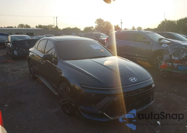 KMHL54JC7RA351201: 42988930