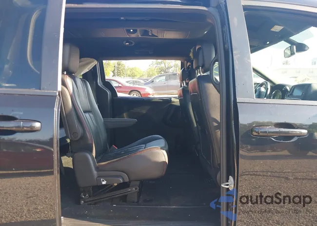 2C4RDGEG7KR743418: 42988175