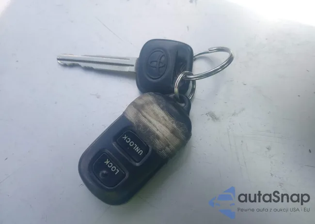 4T1BE32K06U700575: 42989666