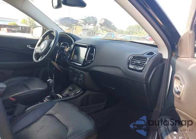 3C4NJDCB4KT666601: 42989113