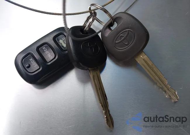 4T1BF30K25U101305: 42989181