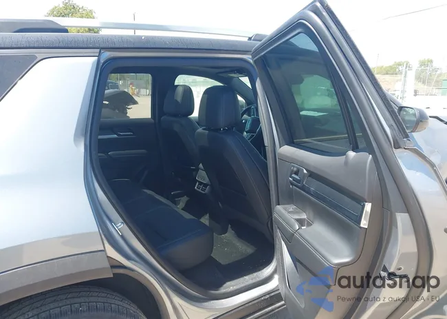 3GKALUEG8SL227486: 42989318