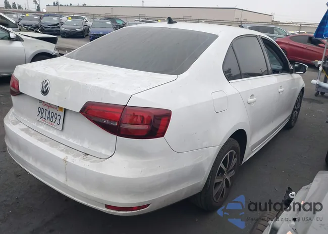 3VWDB7AJ4HM210019: 42990404