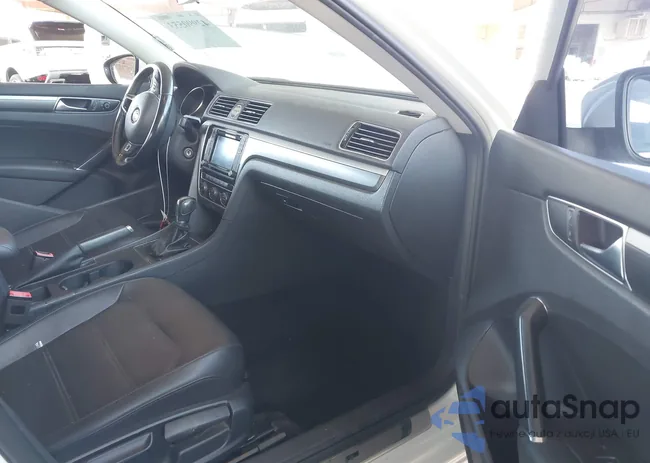 1VWDT7A32HC078796: 42990553