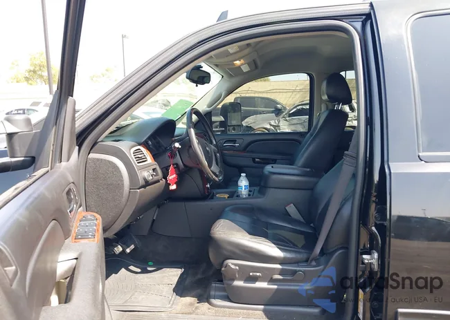 1GNSCBE0XDR307723: 42990562