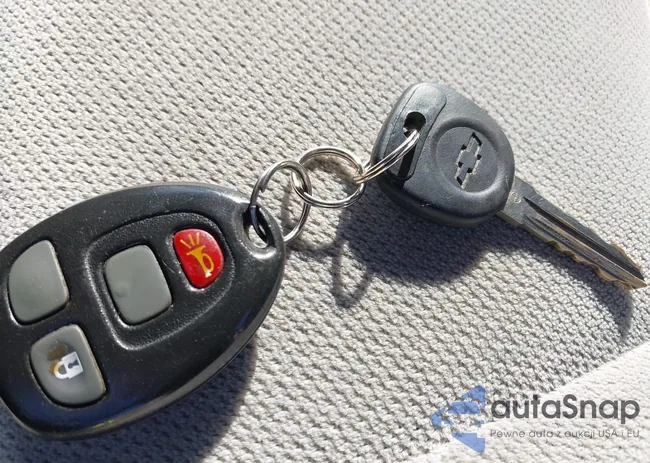 2G1WB58KX81360845: 42990640