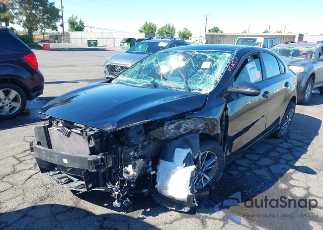 3KPF24AD0RE695940: 42990908