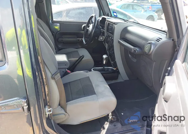 1J8GA39158L622881: 42991469