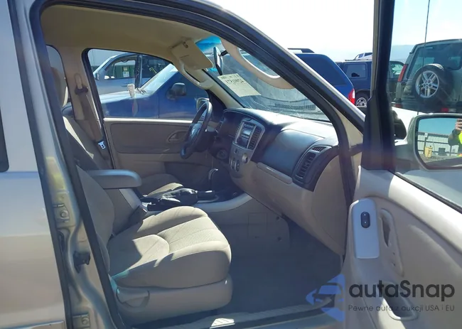 4F2YZ04106KM15537: 42991573