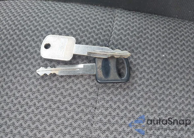 1FTYR14CXXTA29422: 42991921