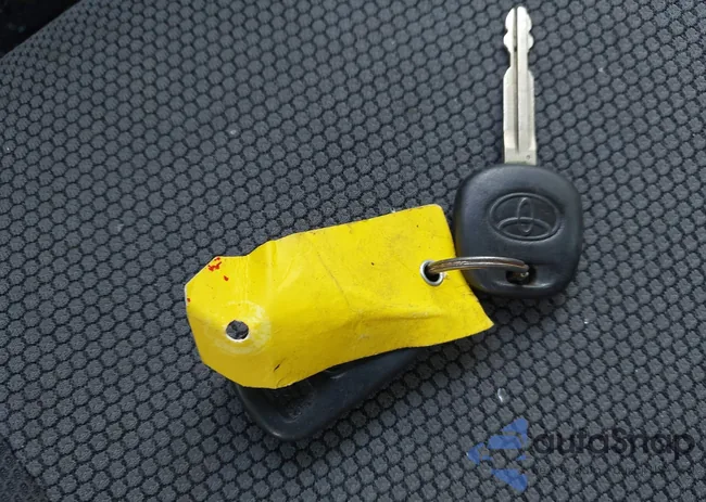 2T1KR32E98C697985: 42992642