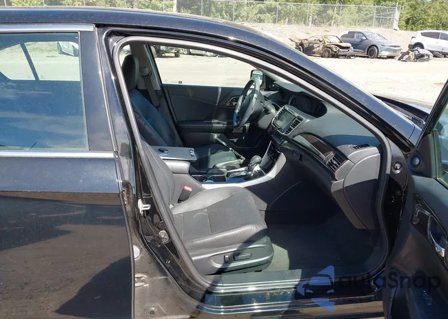 1HGCR3F85HA026926: 42992664