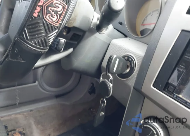 1B3LC46K68N190293: 42992759