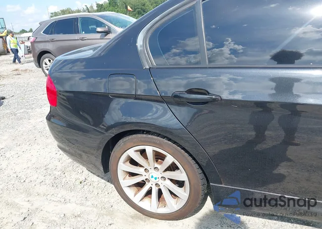 WBAPH7C50BE850415: 42992035