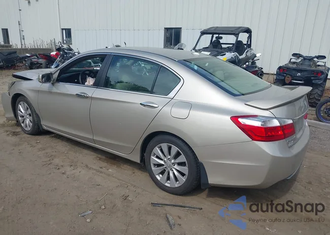 1HGCR2F84DA045794: 42992176