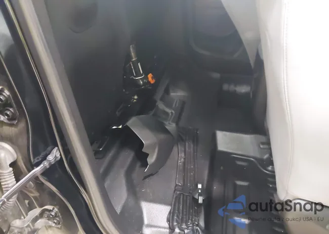 1GCHSBEA4J1326924: 42993395