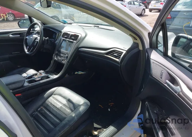 3FA6P0HD2HR204832: 42993507