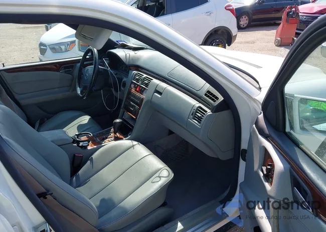 WDBJH65F8XA729895: 42993598