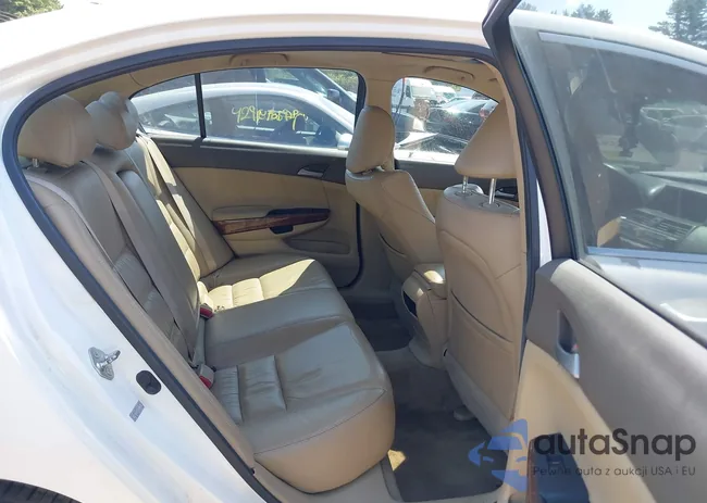 1HGCP2F81AA131758: 42993204