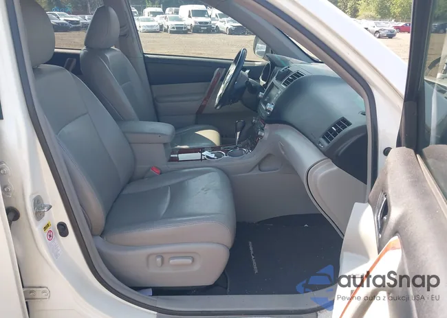 5TDYK3EH8CS088682: 42993246