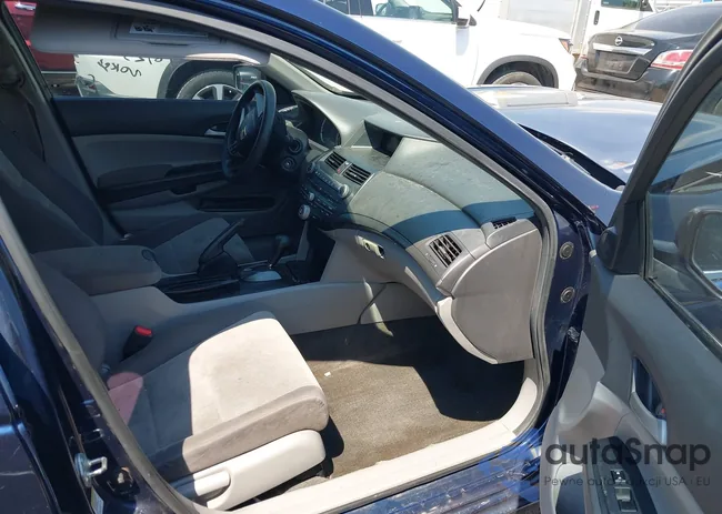 1HGCP2F38AA152272: 42994883