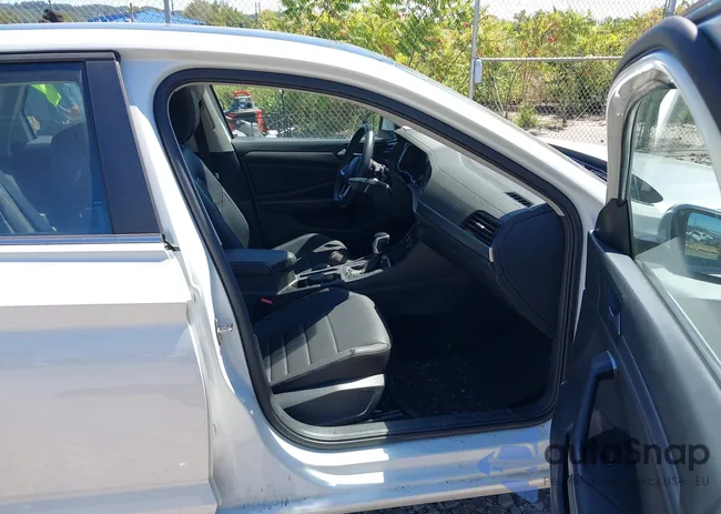 3VW7M7BU6RM021311: 42994144