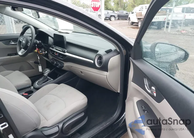 3KPF24AD4ME378347: 42994158