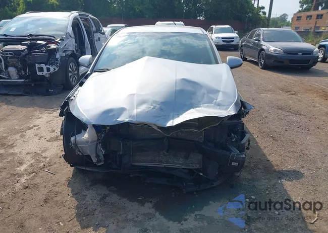 KMHD74LF1LU944385: 42995406