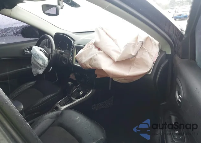 3C4NJDBB2JT315024: 42995546