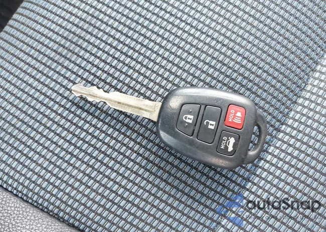 2T1BURHE8EC047713: 42995584