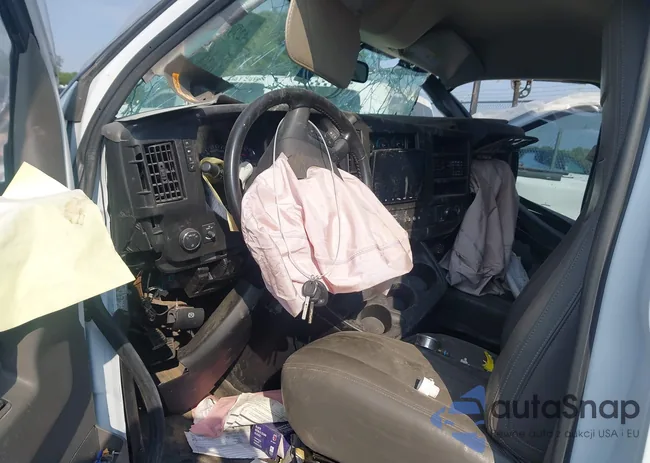 1GTW7AFP4M1304903: 42995645