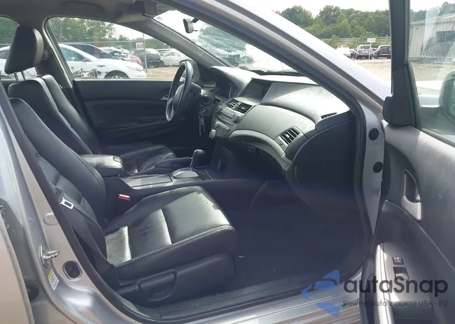 1HGCP2F62CA045991: 42995178