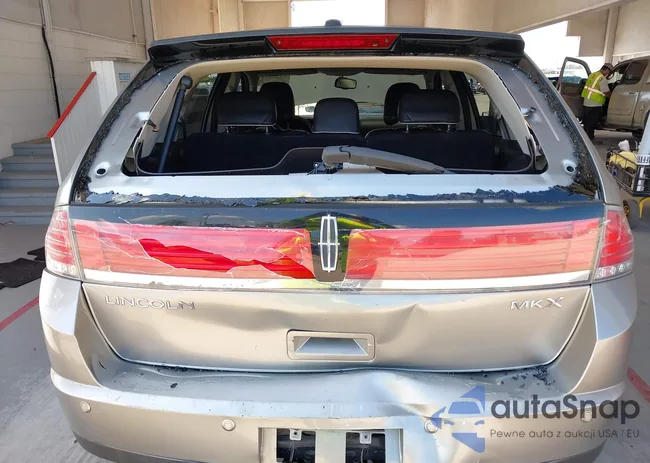 2LMDU68C48BJ02967: 42996347