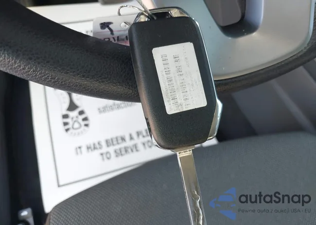 3KPF24AD7PE551718: 42996351