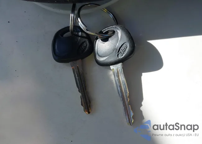 KNDJT2A2XA7054101: 42996384