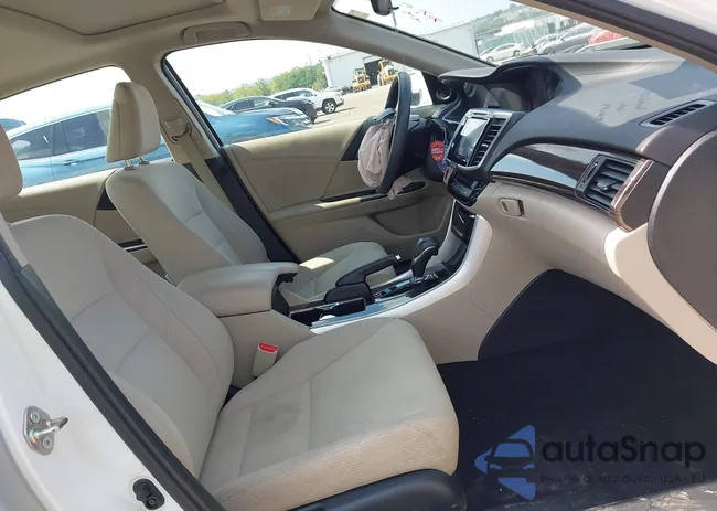 1HGCR2F05GA174903: 42996414