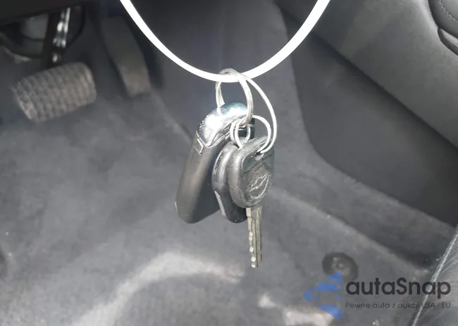 1G1ZD5ST9NF199661: 42996586