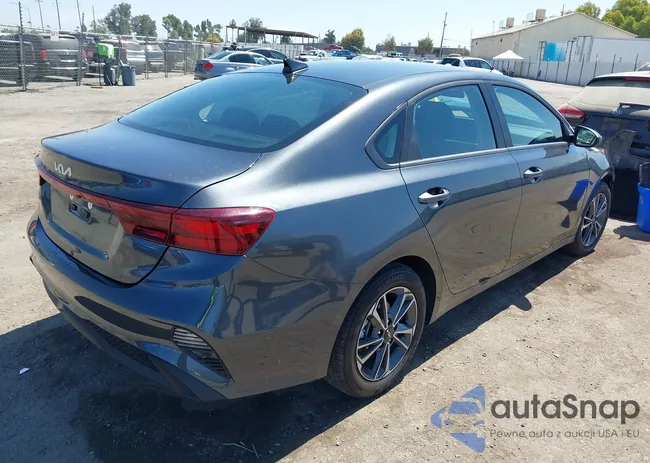 3KPF24AD0RE799716: 42996708