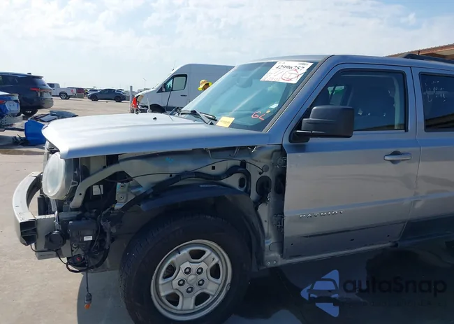 1C4NJPBAXGD688173: 42996757