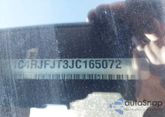 1C4RJFJT3JC165072: 42996811