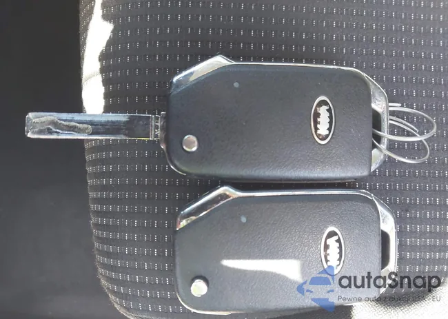 3KPF24AD2ME374684: 42996831