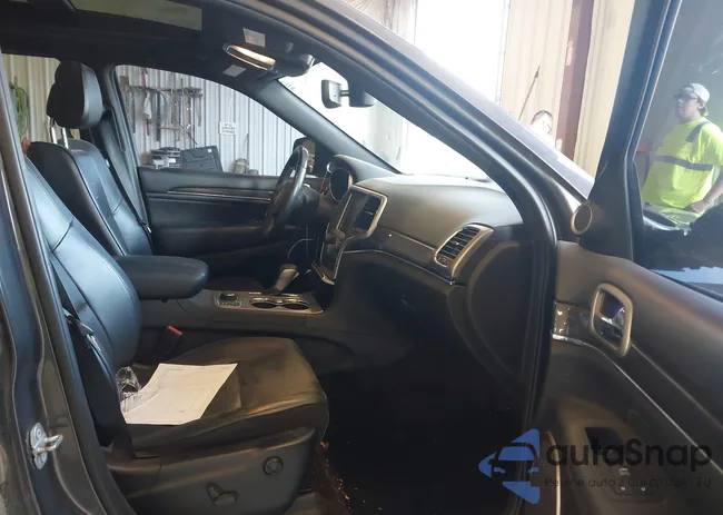 1C4RJFCG6JC504276: 42995941