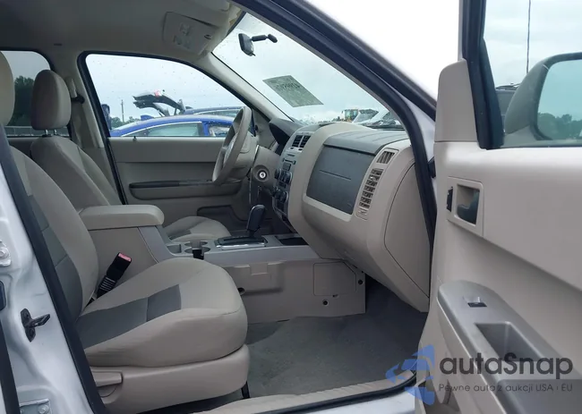 1FMCU49H98KB35488: 42995976